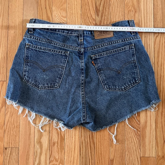Vintage Levi’s Denim Shorts - Picture 2 of 2